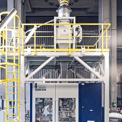 In der Maschinenfabrik des traditionsreichen Familienunternehmens unterstützt cronetwork von Industrie Informatik seit vielen Jahren werksübergreifend die Produktionssteuerung. (Bild: Haver & Boecker)