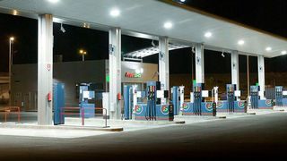 Die Tankstelle der Zukunft: Für die technische Entwicklung inklusive Sicherheitskonzept haben die Forscher drei Jahre Zeit. In einem Demonstrationsbetrieb soll das Ganze ab 2020 getestet werden (Symbolbild). (gemeinfrei)