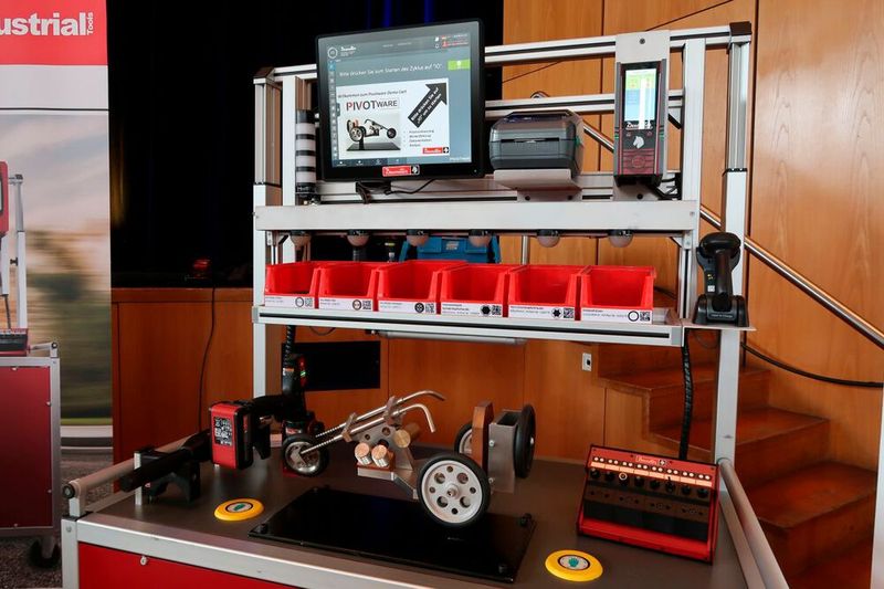 Desoutter hat zur Werkerführung und Prozesskontrolle die Software Pivot Ware vorgestellt... (Bild: D. Quitter - VCG)