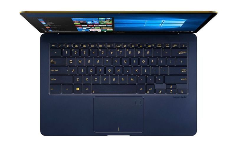 In dem großen Glas-Touchpad ist ein Finerprint-Sensor für Windows Hello integriert. (Asus)