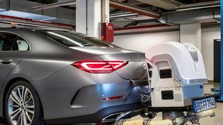 Wer heute einen Neuwagen das erste Mal zulassen will, muss ein Fahrzeug der Norm Euro 6d TEMP-EVAP-ISC oder besser besitzen. (Mercedes)