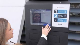 „Möchten sie neue Scheibenwischer?“ Wenn diese Frage ein Automat stellt, ist die Chance auf eine positive Antwort ziemlich hoch. (Bild: Rosenow – VCG)