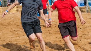 Geht auf's Ganze: Achim Schäflein (rechts) im Zweikampf. (Bild: Schäflein)