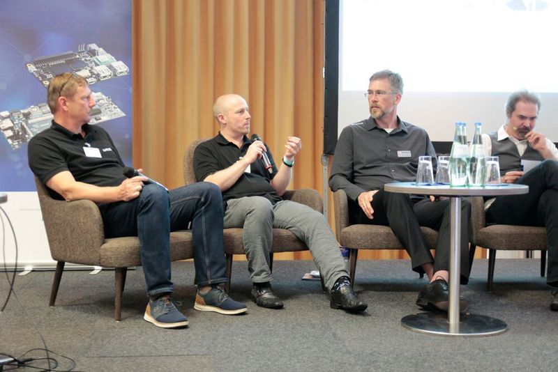 Die diesjährige FPGA Conference Europe hat etliche Rekorde gebrochen: die meisten Aussteller (34), die meisten Teilnehmer (400), davon über 130 aus dem Ausland, die weiteste Anreise (Singapur) und einiges mehr. Im Fokus standen nach wie vor spannende und hilfreiche Vorträge (über 100) von rund 70 Top-Referenten – und ausgiebige Möglichkeiten zum Networking. Damit hat sich Europas größte FPGA Fachkonferenz zur Top-Veranstaltung für programmierbare Logik und Adaptive Computing gemausert. (Bild: VCG)