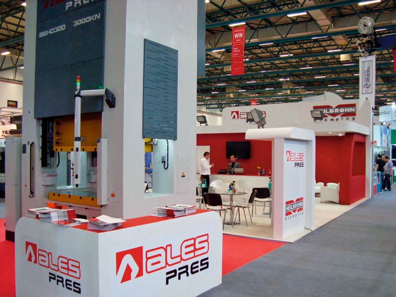 Zwei Unternehmen, ein Messeauftritt: Heilbronn und Ales Pres auf der World of Industry in Istanbul. (Bild: Heilbronn)