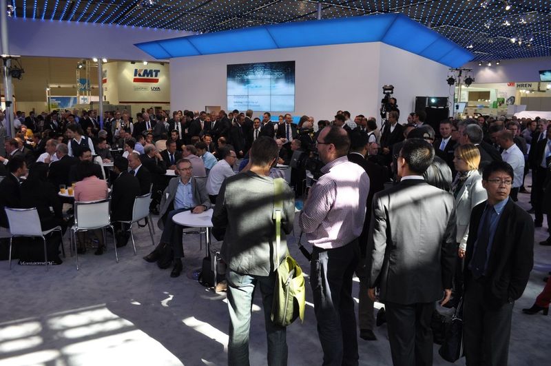 United Grinding enthüllte auf der EMO Hannover 2013 gleich mehrere Maschinenpremieren im neuen Corporate Design. (Bild: United Grinding)