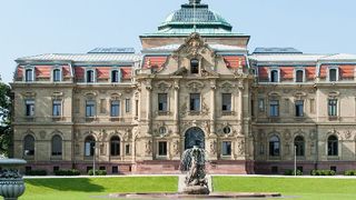 Hauptgebäude des BGH: Erbgroßherzogliches Palais (Joe Miletzki, Der Bundesgerichtshof)