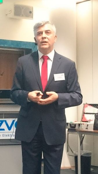 Tilo Böttcher, Microsoft, referierte über Microsoft Azure und OPC-UA: Stand der Dinge und praktische Beispiele. (Bild: Sariana Kunze/elektrotechnik)