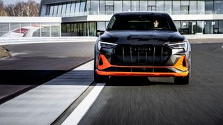 Audi will sein uattro-Fahrgefühl auch ins elektrische Zeitalter retten: zunächst mit dem E-Tron S. (Bild: Audi)
