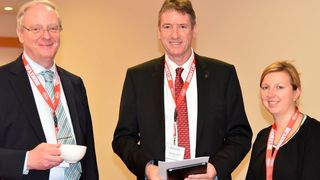 Das ELEKTRONIKPRAXIS Team begrüßte die Teilnehmer des ersten Praxisforum Blockchain (v.l.n.r. Richard Oed, Johann Wiesböck, Catharina Hille) (VCG)