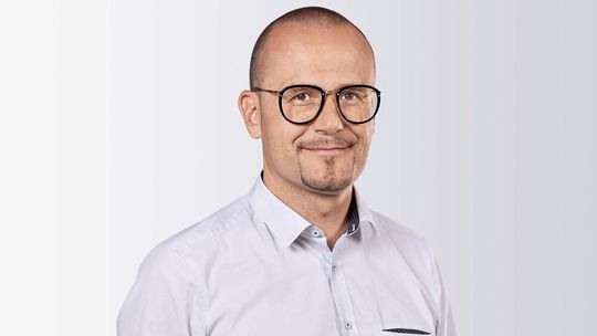 Dominik Bessler ist seit Anfang 2025 neuer Sprecher der Geschäftsführung der Autowelt Ebert.(Bild:  Autowelt Ebert)