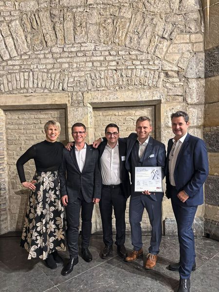 Nahmen den Preis für Rico entgegebn: Doris Würzlhuber (F&E), Manfred Schmuck (Werkzeugbau), Lukas Pabinger (Leitung Konstruktion), Dietmar Klausner (Leitung Werkzeugbau), Roland Angerer (techn. Leitung) (v.l.) (Bild: Rico)