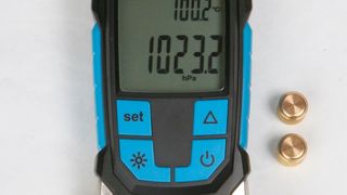 Das digitale Druckmessgerät namens Vac Checker von DD-Compound ist eins der Highlights beim Auftritt auf der JEC world 2017 in Paris, die vom 14. bis 16. März stattfindet. (Halle 5, Stand N16). Er hilft Probleme bei der Herstellung von Sandwich- und Compositeteilen aufzudecken, die per Vakkuminfusion gefertigt werden. (DD-Compound)