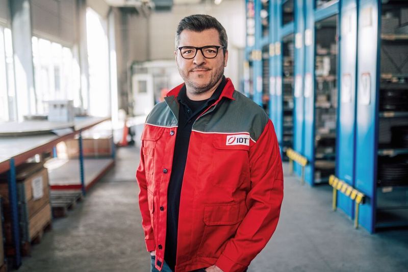 „In großvolumigen Stillstandsprojekten werden Flanschmanagement, Qualifizierung und Prüfprozesse frühzeitig in die Projektplanung integriert. Diese strukturierte Vorbereitung wirkt sich messbar auf die Qualität beim Wiederanfahren aus“, kommentiert Michael Balcerek, Leiter Flanschmanagement bei IDT.  (Bild: IDT)