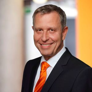 Wilfried Eberhardt, Vorsitzender von VDMA Robotik + Automation und Chief Marketing Officer der Kuka AG: "Nach einem Jahrzehnt der Rekorde muss auch unsere Innovations- und Wachstumsbranche aufgrund der schwierigen weltwirtschaftlichen Lage nun einen deutlichen Dämpfer hinnehmen."(Bild:  VDMA)