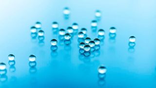 Für den deutschen Zukunftspreis unter anderem nominiert ist eine neuartige Wärmedämmung, die mit winzigen Hohlraum-Glaskugeln gespickt ist. (Deutscher Zukunftspreis/Ansgar Pudenz)