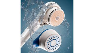 Mit dem Hochleistungswerkstoff Polyethersulfon (PESU) der BASF lassen sich Membranen für die Ultrafiltration (UF) herstellen, die zur Reinigung und Dekontamination von Trinkwasser genutzt werden. Pentair verwendet das hochreine PESU in verschiedenen Anwendungen zur Wasseraufbereitung unter der Marke X-Flow, z.B. in Filtern von Duschköpfen für den Infektionsschutz in Krankenhäusern. (BASF)