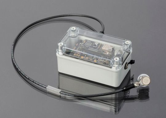 Das Fraunhofer-Institut für Produktionstechnologie IPT hat ein konsteloses Konfigurations-Tool zu bieten. Es handelt sich quasi um eine Multi-Sensor-Plattform mit der Unternehmen ihre gewünschten Sensoriksysteme sehr einfach zusammenstellen können. Hier mehr dazu ...(Bild:  Fraunhofer IPT)