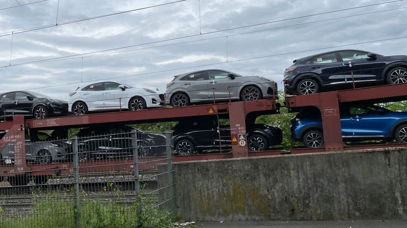 Derzeit werden Monat für Monat mehr Fahrzeuge ausgeliefert als vor einem Jahr. Doch die Zahlen sind nur vordergründig wirklich gut.(Bild:  Grimm – privat)