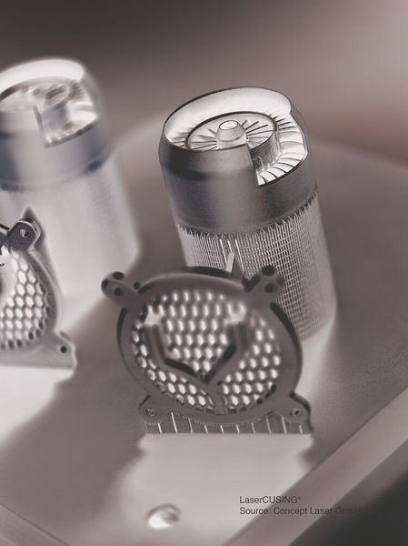 Auch die Luftfahrtindustrie lässt Bauteile additiv fertigen. In diesem Fall handelt es sich um Brenner. (www.finamedia.de, www.concept-laser.de)