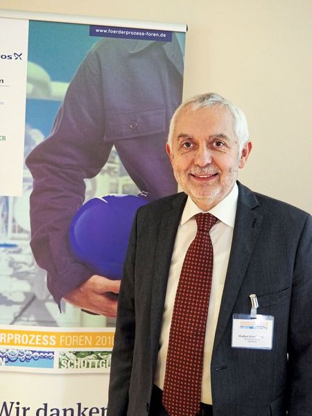 Walter Geroldinger vom gleichnamigen Unternehmen ist davon überzeugt, dass er jedes Schüttgut zum Fließen bringt. (Bild: Mühlenkamp)