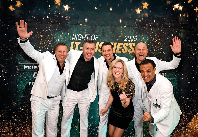 Auf das Fsas-Team ist als Sponsor immer Verlass: (v. l.) Maik Homscheid, Julius Berger, David Iwaniuk, Petra Rodde-Schäfer, Frank Lohmann und Santosh Wadwa (Bild: Hannes Magerstädt)