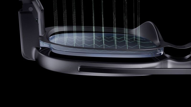 Durch den Einsatz der Optical-Waveguide-Technologie, die das Licht in einem Winkel von 180° bricht, überträgt das MicroLED-Display die Lichtstrahlen durch die mikroskopische Gitterstruktur der Optical Waveguide-Linse genau auf das menschliche Auge. (Bild: Xiaomi)