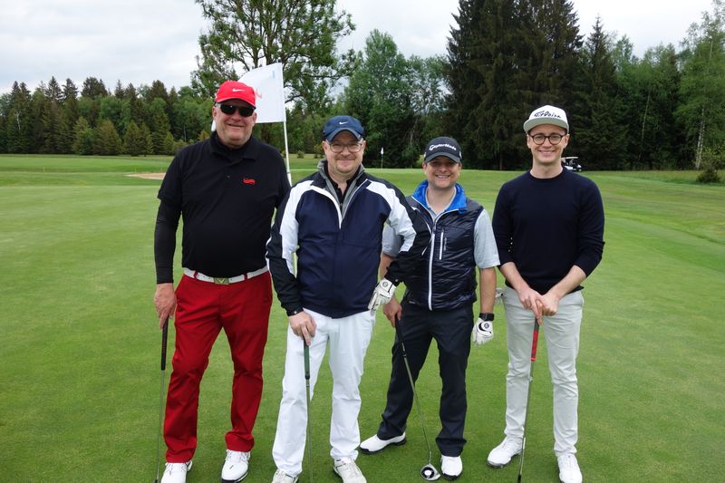 Stilvolles Golfen, (v. l.) Frank Haines, Logicalis, Kristian Behrens, Tech Data, Mario Kuhn, Profi AG, und Chris Karas, Axians. (Bild: IT-BUSINESS)