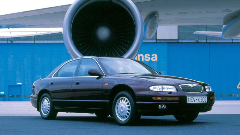 Mit dem Xedos 9 hat Mazda vor 30 Jahren eine bemerkenswert elegante und stattliche Limousine ins Modellprogramm aufgenommen. (Bild: Mazda)