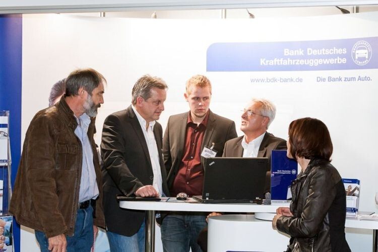 Peter Kühner und sein Serviceteam am Stand der BDK. (Foto: Bausewein)