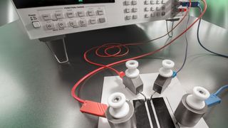 Die BASF ergänzt jetzt ihr Kunststoff-Portfolio um das erste karbonfaser-verstärkte Ultradur®. Die Spezialität zeichnet sich durch geringe elektrostatische Aufladung bei gleichzeitig guter Leitfähigkeit aus. (Bild: BASF)