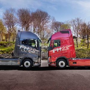 Zur Feier der Markteinführung des Volvo FH vor einem Vierteljahrhundert im Jahr 1993 stellt Volvo Trucks die Volvo FH „25 Year“ Sonderedition vor. (Bild:  Volvo)