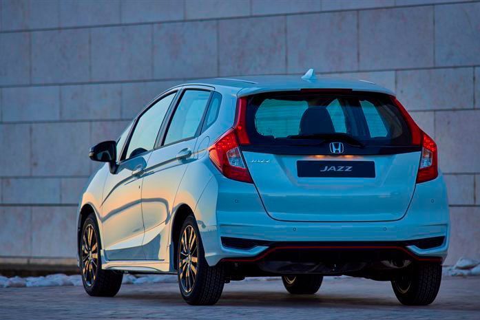 Auch die überarbeitete Heckpartie steht dem Kleinwagen gut. (Honda)