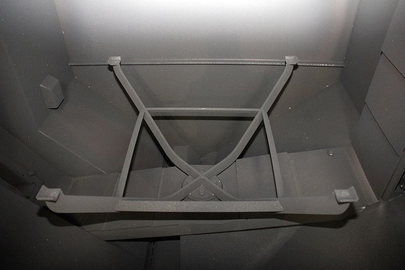 Bild 2: Speziell für dieses Projekt hat Agtos die Strahlanlage mit einem Drehteller ausgestattet. (Bild: Itasse)