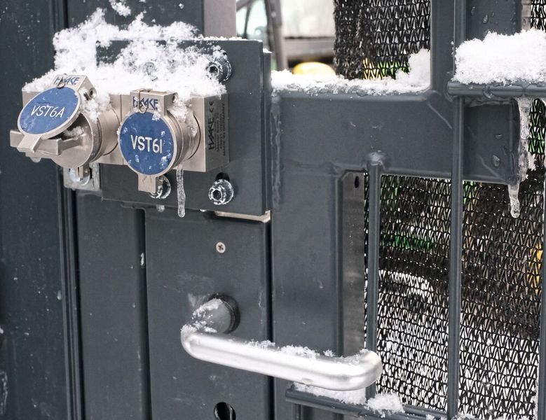 Speziell für Zoos und Tierparks entwickelte mechanische oder elektromechanische Schließsysteme schützen das Pflegepersonal und Publikum vor den fatalen Folgen von Unachtsamkeit oder Fahrlässigkeit. (Bild: WZV/Haake Technik)