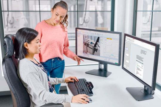 Eine intelligente und benutzerfreundliche KI-Schnittstelle ermöglicht eine schnellere und einfachere Inbetriebnahme und steigert die Produktivität.(Bild:  ABB Robotics)