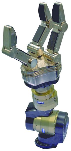 Bild 3: Die Roboterhand SDH-2 auf zwei Schwenkmodulen. Sie verfügt über drei identische Finger, wovon sich zwei sogar drehen lassen. Taktile Sensoren sorgen zusätzlich für einen feinfühligen und zugleich sicheren Griff.  Bild: Schunk (Archiv: Vogel Business Media)