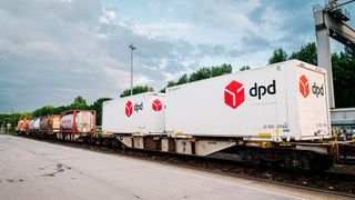 
Fünf Prozent des nationalen DPD-Frachtverkehrs sollen bis Ende 2023 über die Schiene laufen. (Bild: DPD)