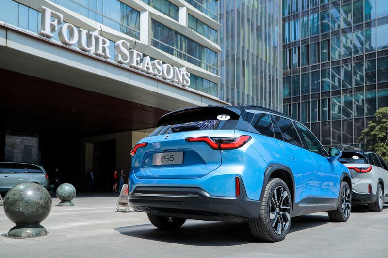 Seine beiden E-Motoren leisten im besten Fall 400 kW/544 PS und 725 Nm. (Nio)