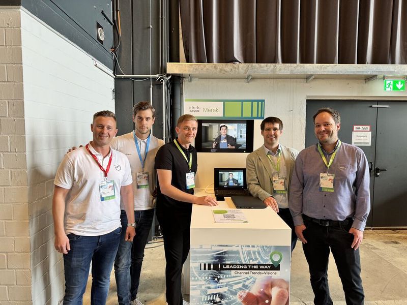 Dimitri Schewtschenko und Michael Hövener (beide Cisco) mit Pascal Schäfer, Robert Blum und Jan Rauer (alle ALSO) (Bild: Vogel IT-Medien GmbH)