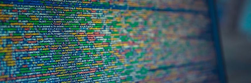 Manch versierter Programmierer schreibt seinen Code einfach herunter, was mitunter die Lesbarkeit erschwert. (Markus Spiske - Unsplash.com)