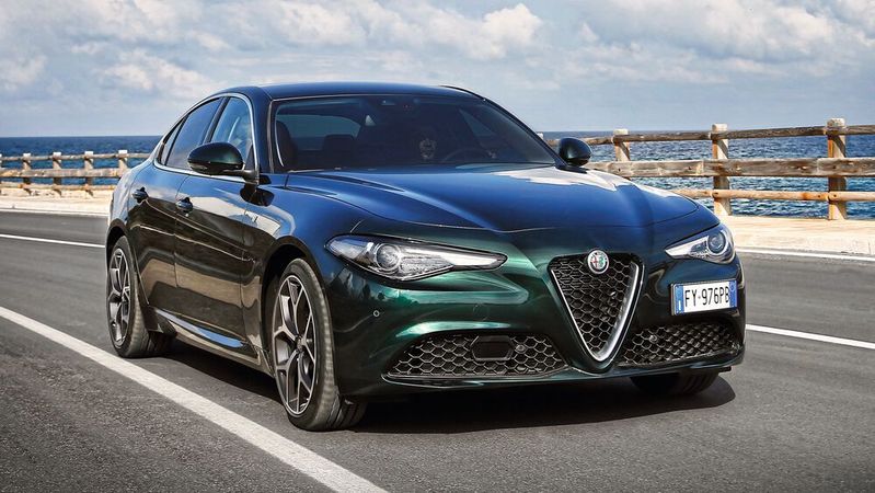 In Deutschland müssen mehr als 2.200 Fahrzeuge überprüft werden, darunter auch das Modell Giulia.