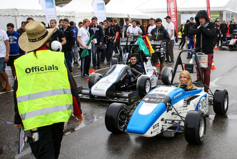 Bereits seit 10 Jahren kämpfen Studententeams aus aller Welt am Hockenheimring bei Formula Student Germany mit ihren selbstkonstruierten Rennboliden um den Sieg. (Formula Student Germany/ Buck)