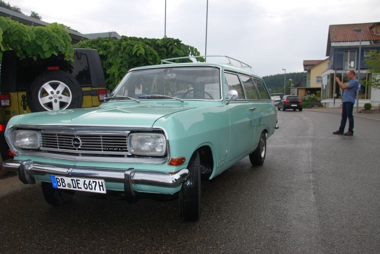 Einige Gäste hatten ihre Schätzchen... (Foto: Wenz)