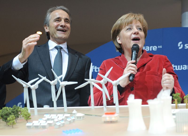 CeBIT 2011: Die Bundeskanzlerin auf Standbesuch bei Karl-Heinz Streibich, Vorsitzender des Vorstands der Software AG (Quelle: Deutsche Messe Hannover). (Archiv: Vogel Business Media)