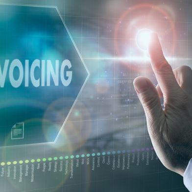 e-rechnung-duncan-20andison-adobestock-492594308-neu-1200x675v1 (Bild: Duncan Andison / stock.adobe.com)