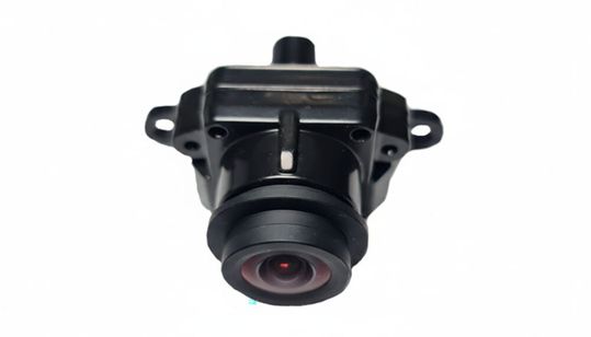 Komplette Kamera: Dank der hauseigenen Technik ist ein Deckglas nicht mehr notwendig. (Bild:  VIA optronics)