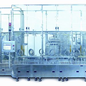 Die für einen amerikanischen Augentropfenhersteller konzipierte Hochleistungsmaschine ist für die Isolatortechnik vorbereitet.