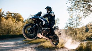 Der Höhenflug hält an: Die BMW R 1300 GS bleibt der Spitzenreiter auf Deutschlands Motorradmarkt. (Bild: BMW)