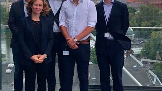 Dänisch-deutscher Austausch in Kopenhagen: Christian Noll, geschäftsführender Vorstand Deneff e. V., Katrine Bjerre M. Eriksen, Geschäftsführerin Synergi, Martin Bornholdt, geschäftsführender Vorstand Deneff e. V., Michael Fevejle Christensen, Berater Politik Synergi und Hans Peter Geisler, Referent Politik Synergi (v.l.n.r.) (Deneff)